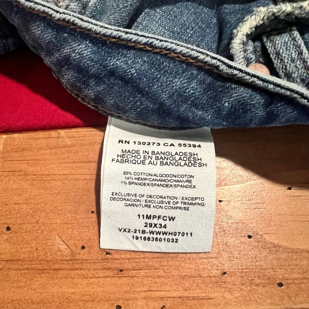 Wrangler Jeans - Picture 5 of 6